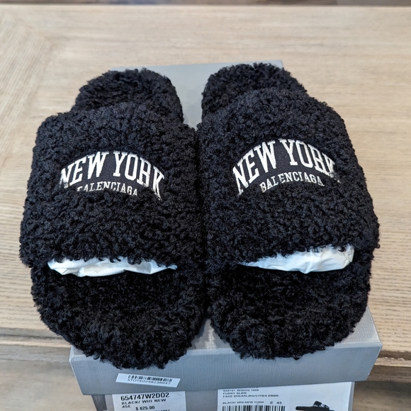 Mens Balenciaga Furry Logo Slides Sandals Black/White - Picture 1 of 7